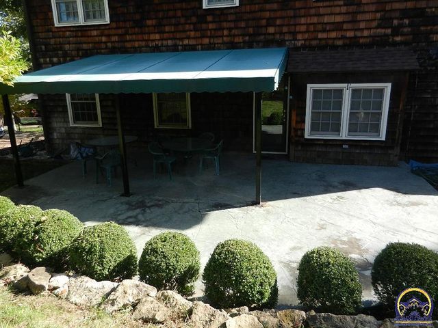 2761 SW Plass AVE, Topeka, KS 66611