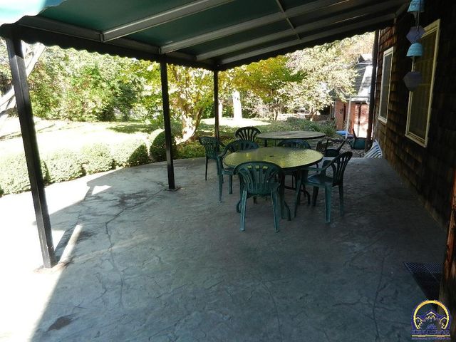 2761 SW Plass AVE, Topeka, KS 66611