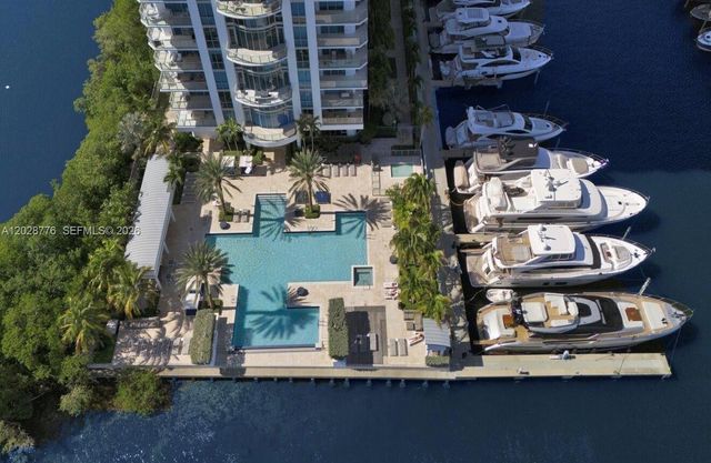 17111 Biscayne Boulevard 208, North Miami Beach, FL 33160