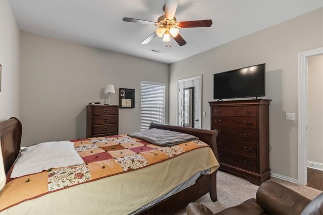 2024 W Gilligan Avenue, Rogers, AR 72758
