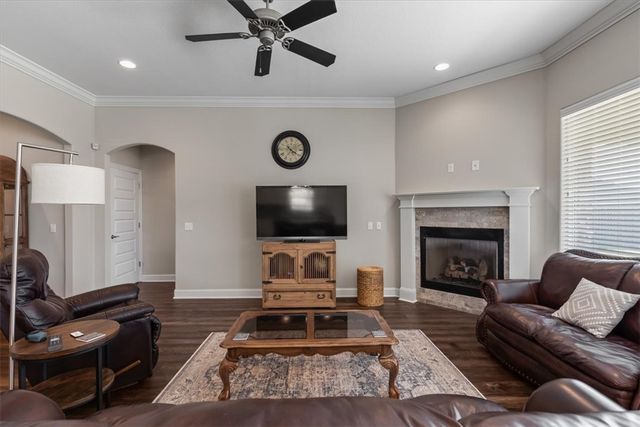 2024 W Gilligan Avenue, Rogers, AR 72758