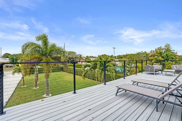 311 SE 3rd Avenue, Delray Beach, FL 33483