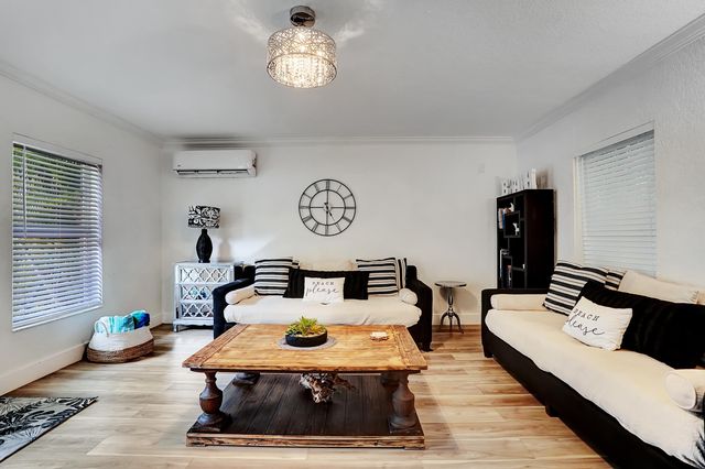 311 SE 3rd Avenue, Delray Beach, FL 33483