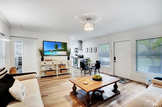 311 SE 3rd Avenue, Delray Beach, FL 33483