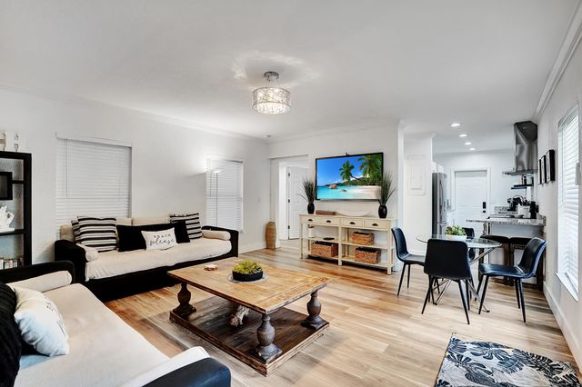 311 SE 3rd Avenue, Delray Beach, FL 33483