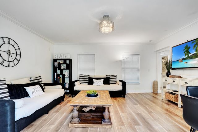 311 SE 3rd Avenue, Delray Beach, FL 33483