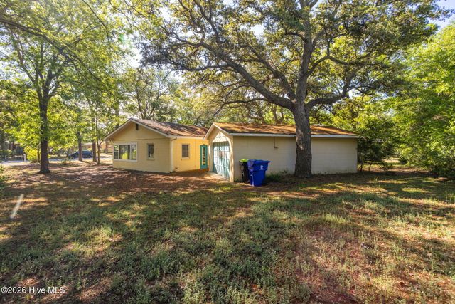 313 Mercer Street, Oak Island, NC 28465