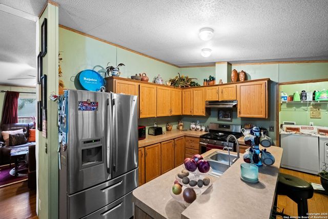 1148 Sequoia Trl, Canyon Lake, TX 78133
