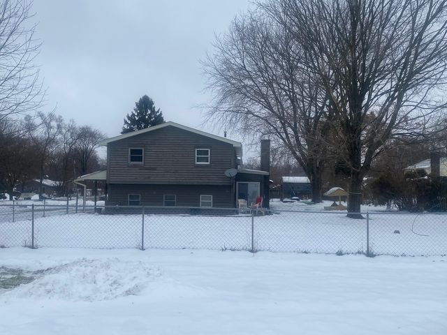 6606 Silver Lake Road, Cary, IL 60013