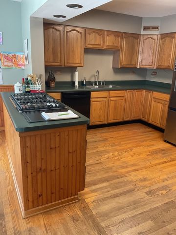 6606 Silver Lake Road, Cary, IL 60013