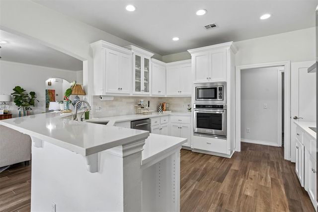 14708 Cottonwood Drive, Edmond, OK 73025
