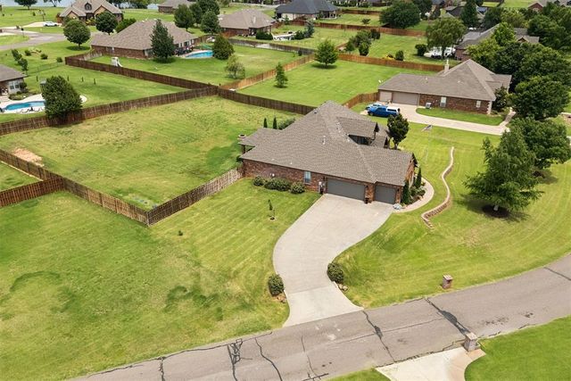 14708 Cottonwood Drive, Edmond, OK 73025