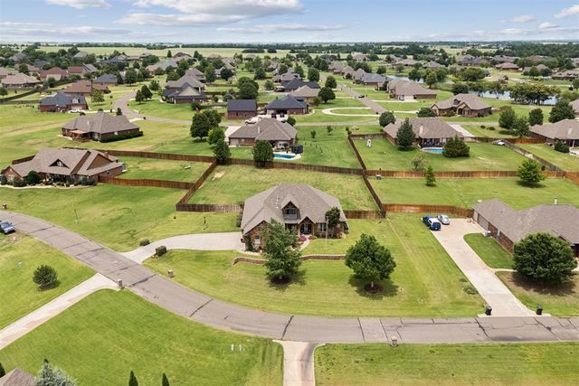14708 Cottonwood Drive, Edmond, OK 73025