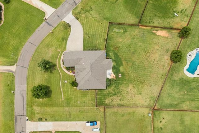 14708 Cottonwood Drive, Edmond, OK 73025