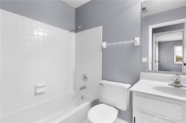 9489 Woodland Hills Drive, West Chester, OH 45011