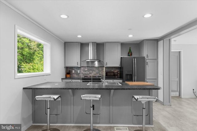 9249 CROPPER ISLAND RD, Newark, MD 21841