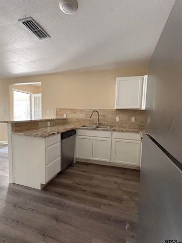 348 Caroline Bnd, Bullard, TX 75757