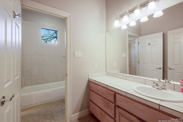 702 Bluff Breeze, San Antonio, TX 78216