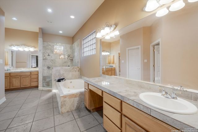 702 Bluff Breeze, San Antonio, TX 78216