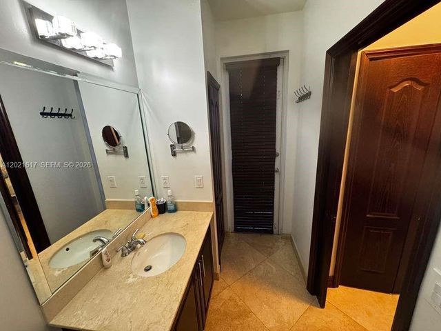 11530 NW 82nd Terrace, Doral, FL 33178
