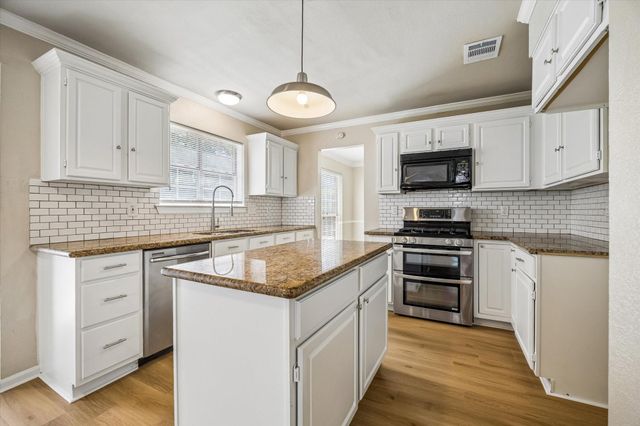 9806 Gold Cup Way, Houston, TX 77065