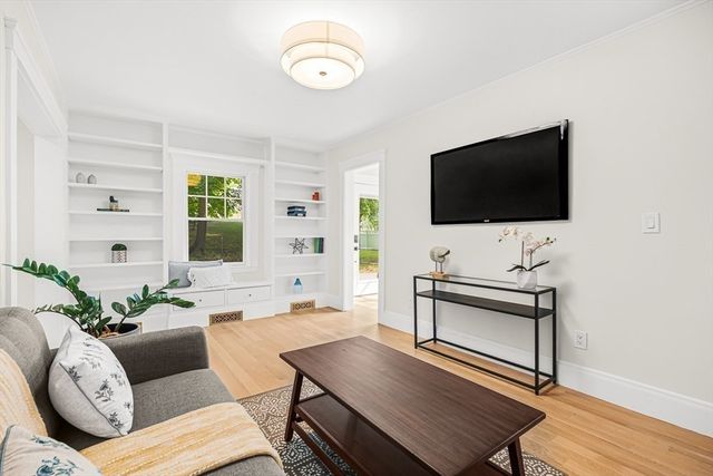 9 Brookside Place, Winchester, MA 01890