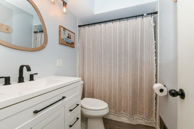 2957 S 103rd STREET, West Allis, WI 53227