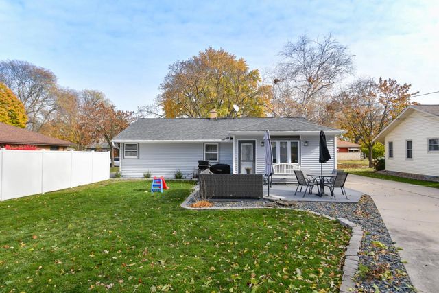 2957 S 103rd STREET, West Allis, WI 53227