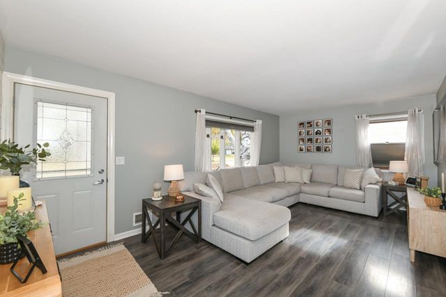 2957 S 103rd STREET, West Allis, WI 53227