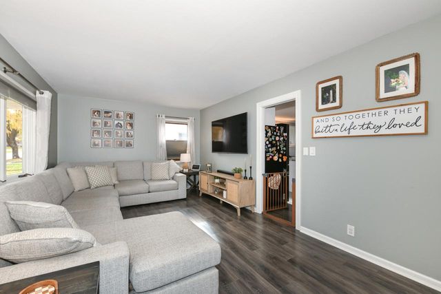 2957 S 103rd STREET, West Allis, WI 53227