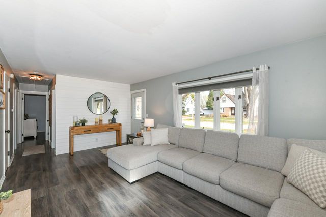 2957 S 103rd STREET, West Allis, WI 53227