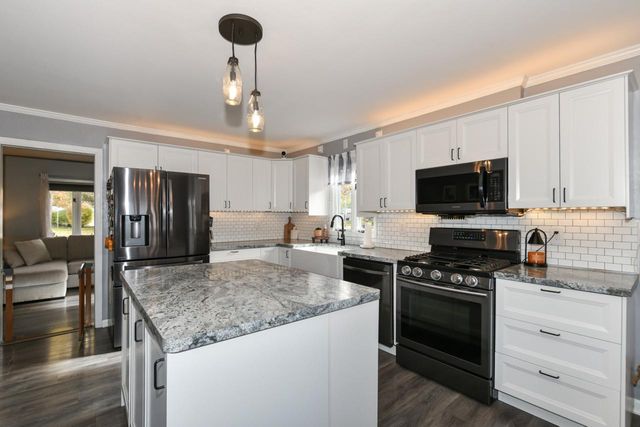 2957 S 103rd STREET, West Allis, WI 53227