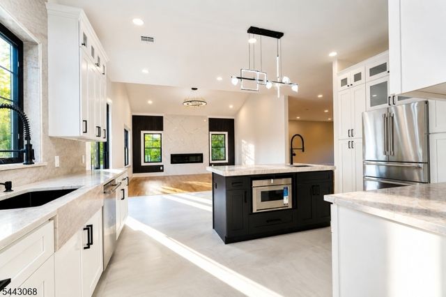 1684 Frank St, Edison Twp., NJ 08820