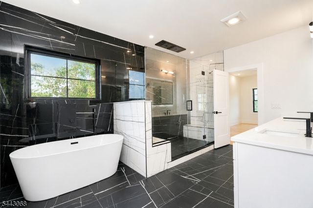 1684 Frank St, Edison Twp., NJ 08820