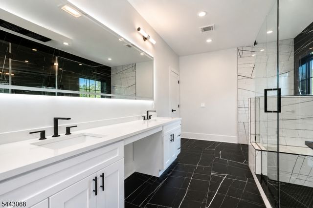 1684 Frank St, Edison Twp., NJ 08820