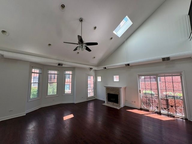 811 W Superior Street 4, Chicago, IL 60642