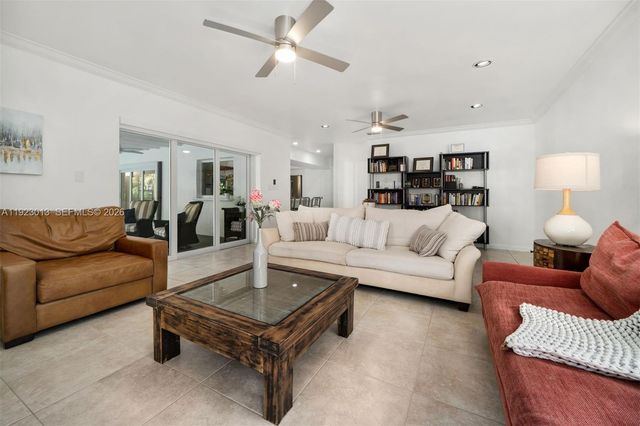 13502 SW 57th Ct, Pinecrest, FL 33156