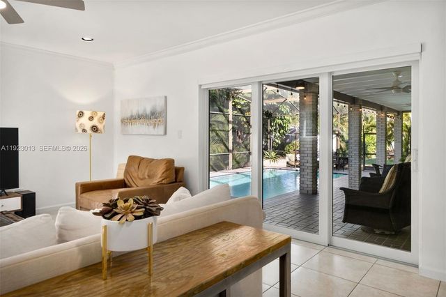 13502 SW 57th Ct, Pinecrest, FL 33156