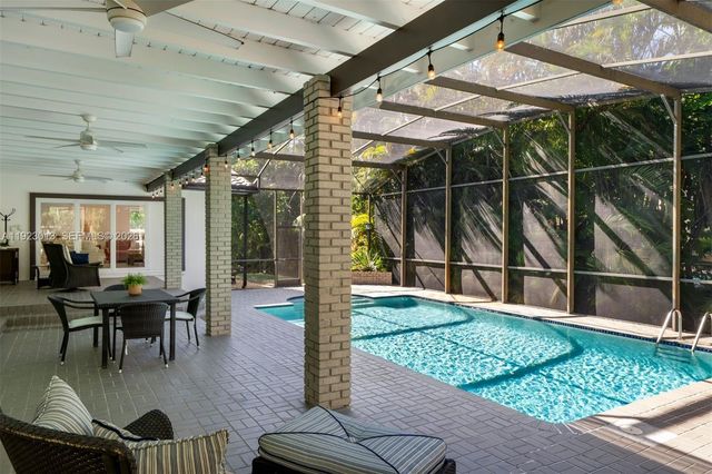 13502 SW 57th Ct, Pinecrest, FL 33156