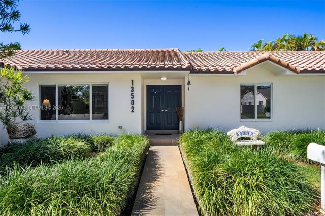 13502 SW 57th Ct, Pinecrest, FL 33156