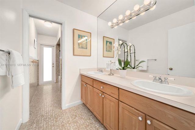 13502 SW 57th Ct, Pinecrest, FL 33156