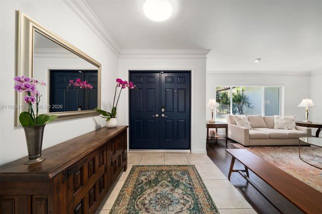 13502 SW 57th Ct, Pinecrest, FL 33156