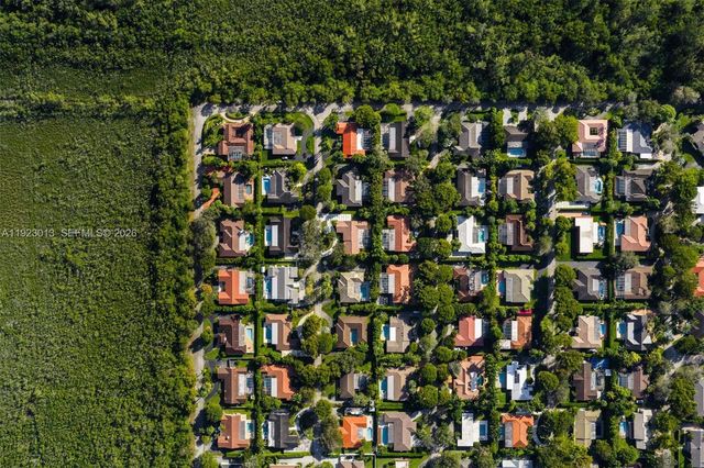 13502 SW 57th Ct, Pinecrest, FL 33156