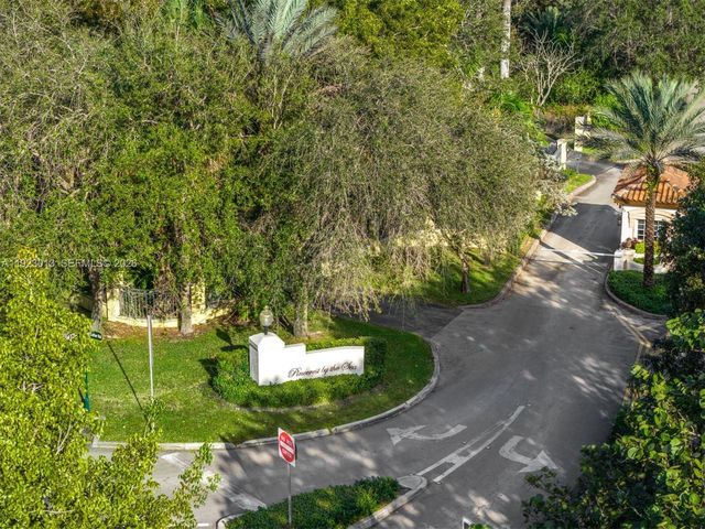 13502 SW 57th Ct, Pinecrest, FL 33156