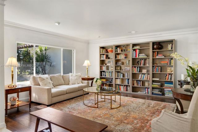 13502 SW 57th Ct, Pinecrest, FL 33156