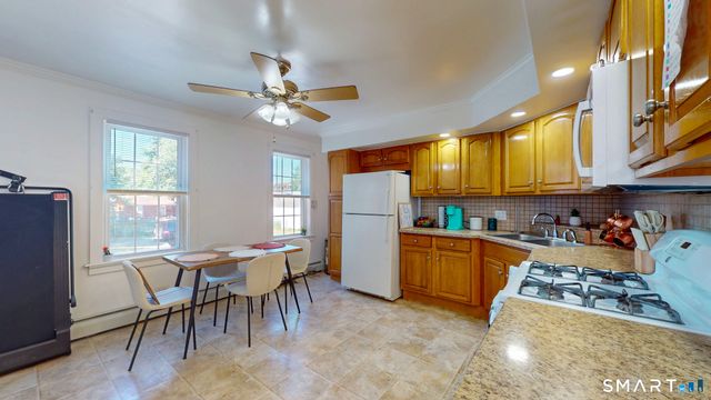 10-12 South A Street, Norwich, CT 06380