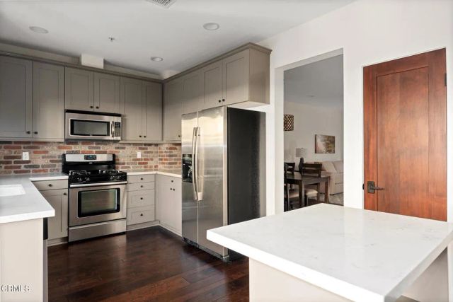 705 S Azusa Avenue G, Azusa, CA 91702