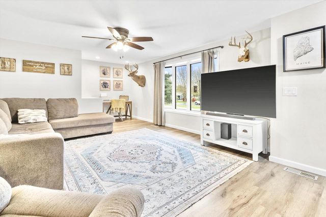 W1179 Stein Way, Ashippun, WI 53066