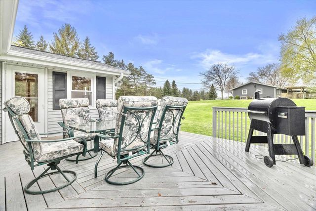 W1179 Stein Way, Ashippun, WI 53066