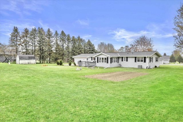 W1179 Stein Way, Ashippun, WI 53066